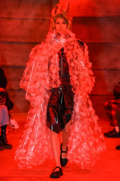Look 3